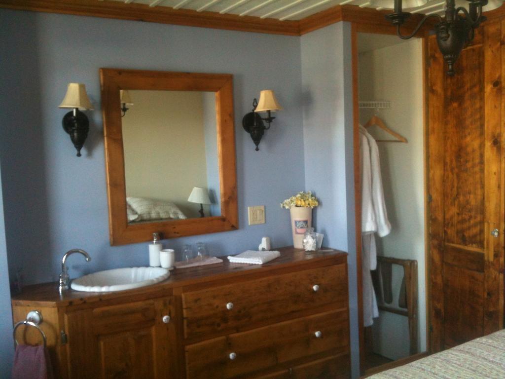 Auberge Du Maitre Forgeron Beaupré Room photo