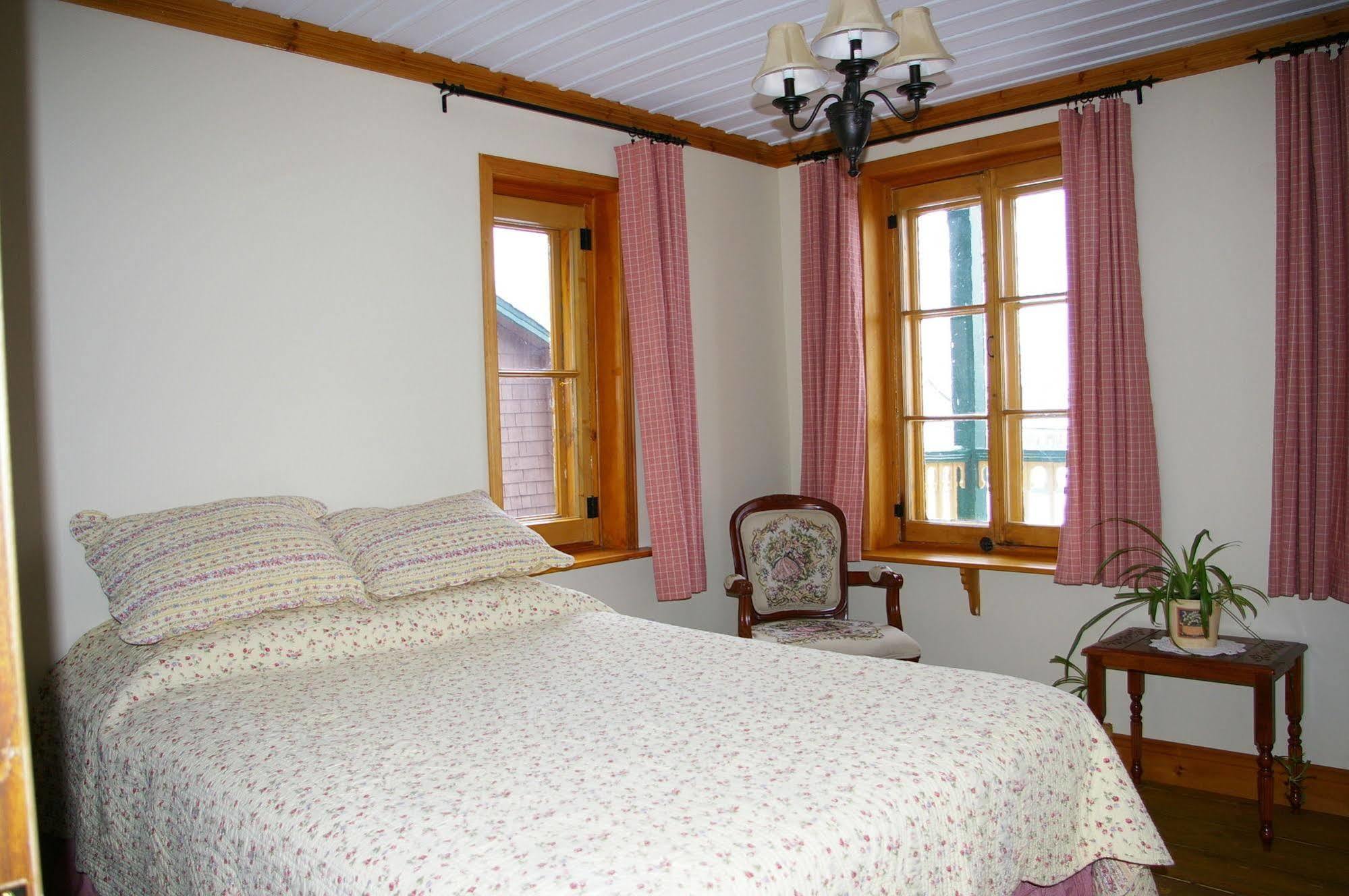 Auberge Du Maitre Forgeron Beaupré Exterior photo