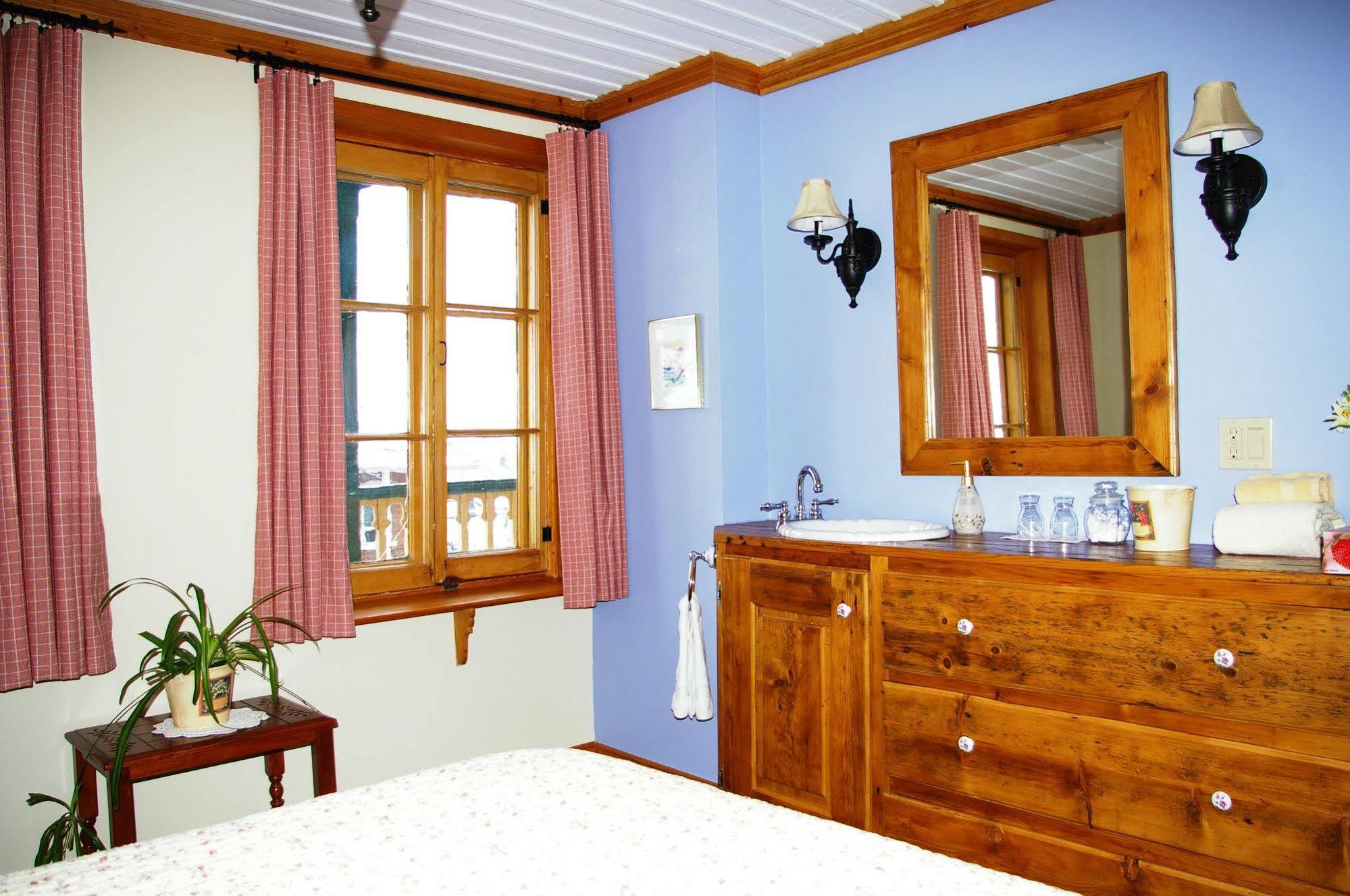 Auberge Du Maitre Forgeron Beaupré Exterior photo